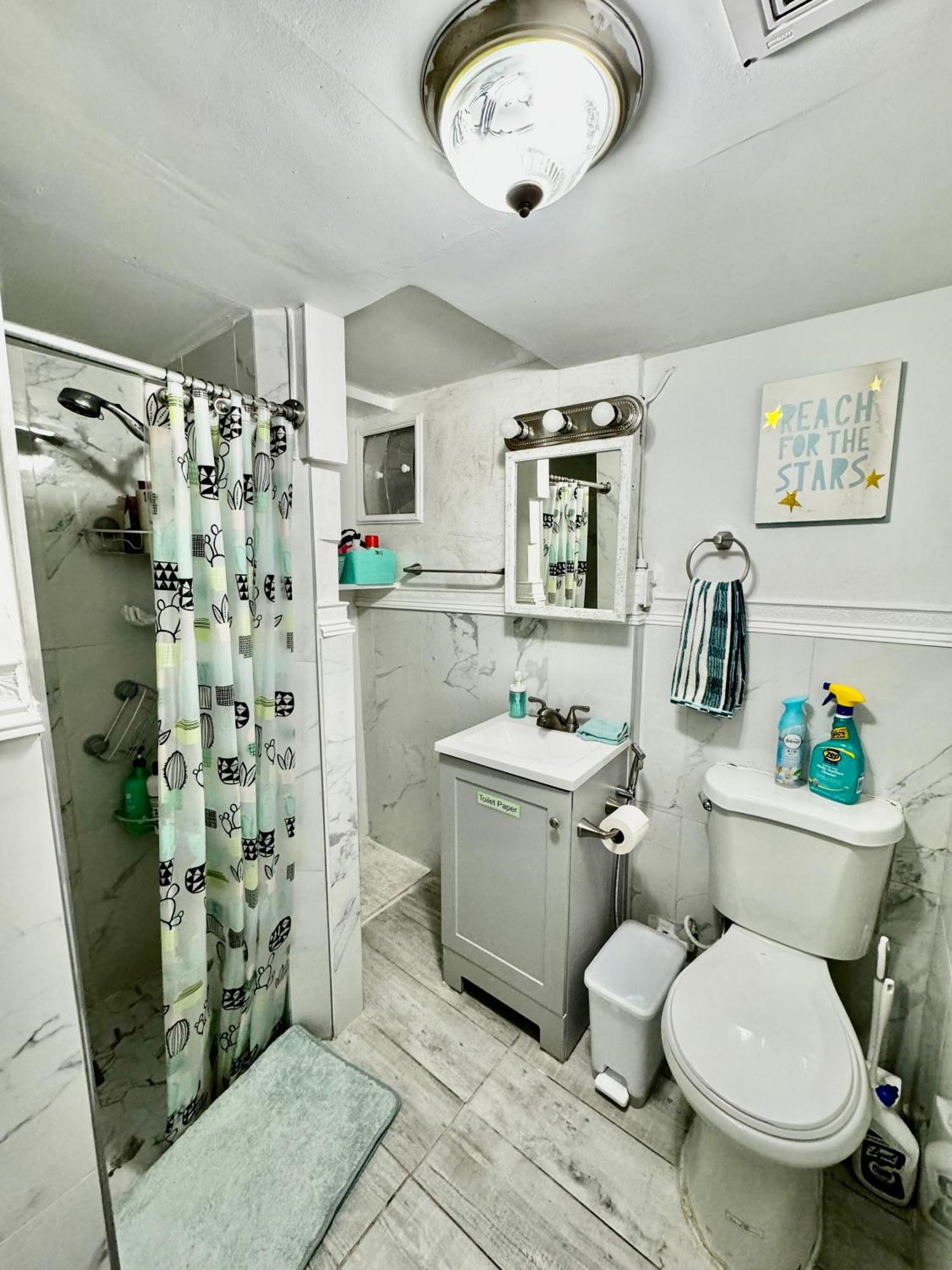 Private Room With Two Twin Beds Air Conditioning And Shared Bathrooms Located Near Seatac Airport And Downtown Seattle Bagian luar foto