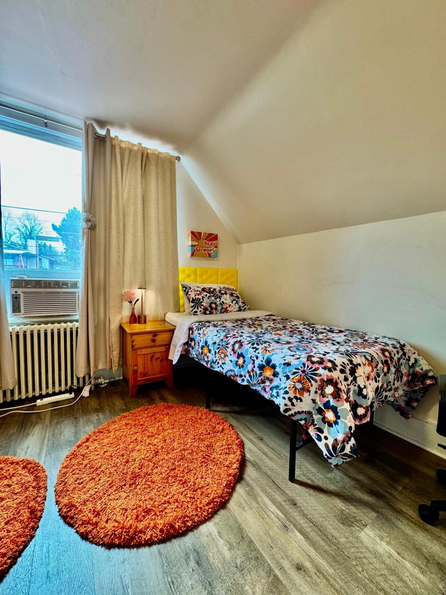 Private Room With Two Twin Beds Air Conditioning And Shared Bathrooms Located Near Seatac Airport And Downtown Seattle Bagian luar foto