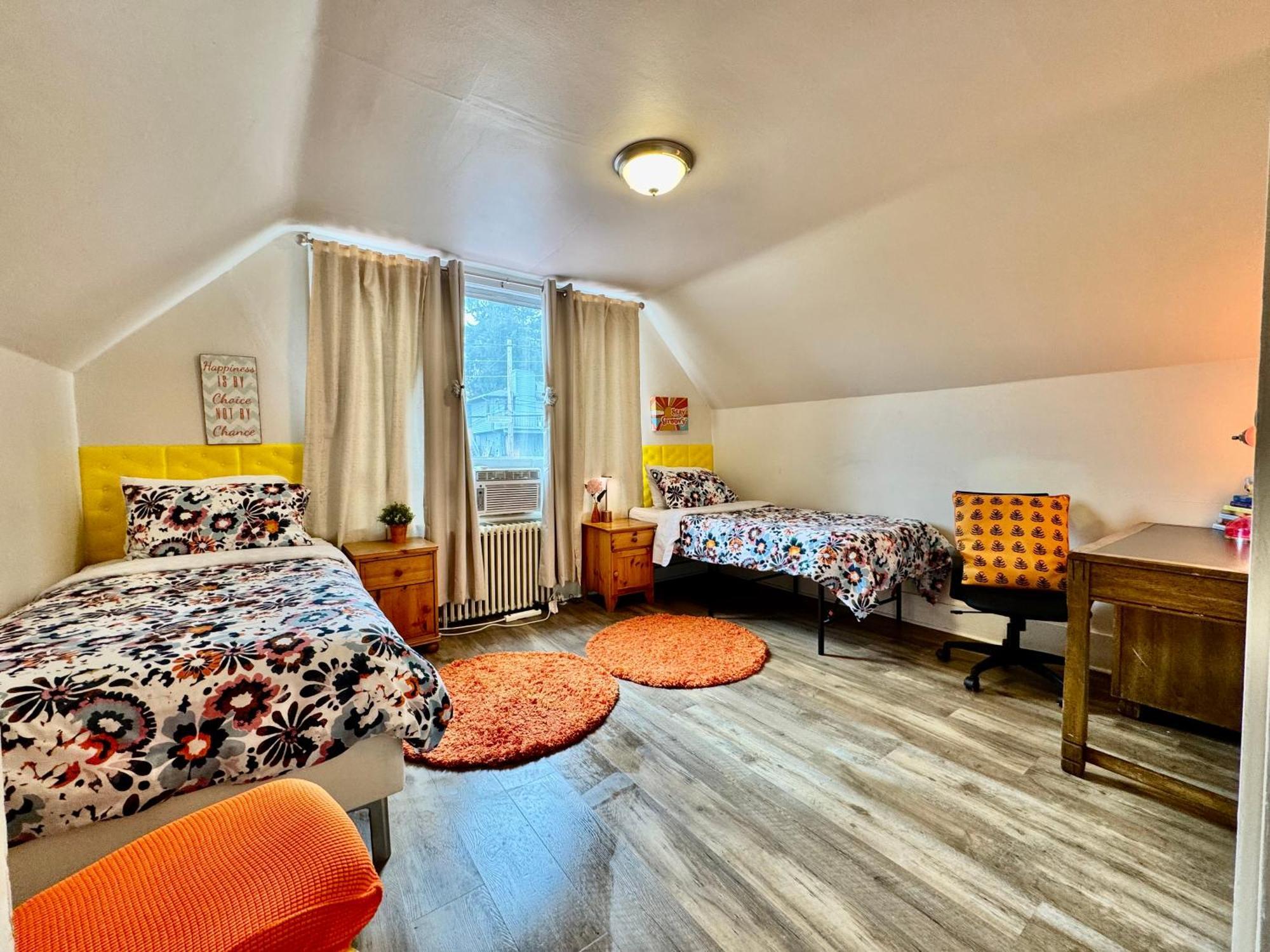 Private Room With Two Twin Beds Air Conditioning And Shared Bathrooms Located Near Seatac Airport And Downtown Seattle Bagian luar foto