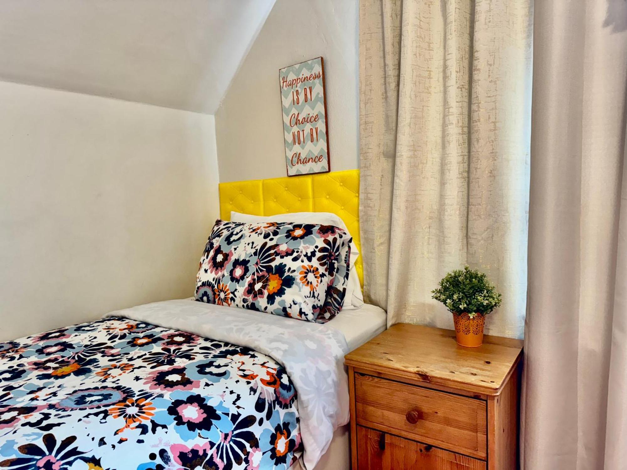 Private Room With Two Twin Beds Air Conditioning And Shared Bathrooms Located Near Seatac Airport And Downtown Seattle Bagian luar foto
